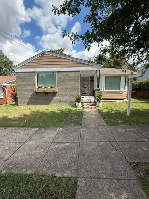 Building Photo - 1112 Chaplin St SE