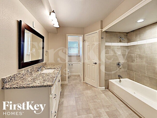 Building Photo - 3413 Valley View Ln