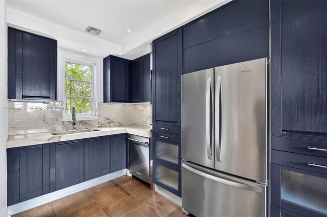 Building Photo - 113 NE 101st St