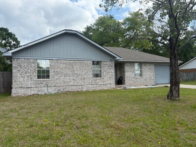 Building Photo - 263 Sabreena Cir