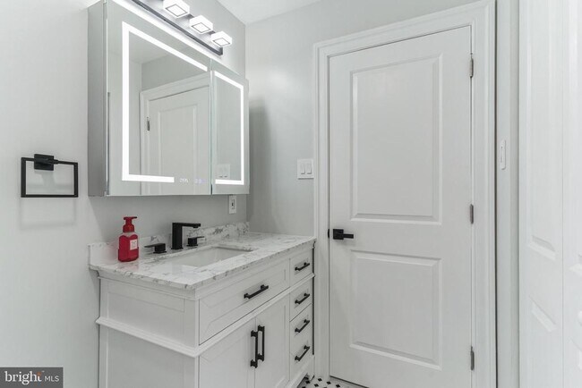 Building Photo - 1711 South St