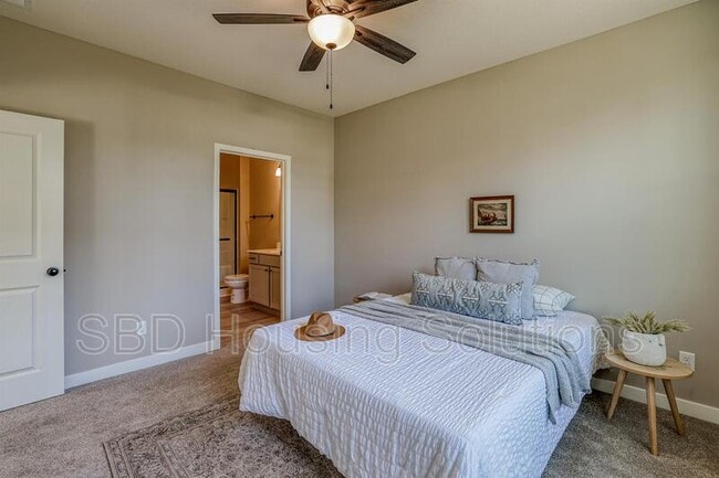 Building Photo - 27402 E Oak View Dr