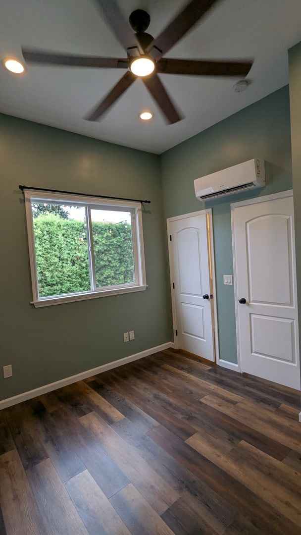 Building Photo - Private 1 Bed 1 Bath Back House with Yard ...