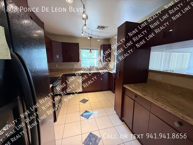 Building Photo - 808 Ponce De Leon Blvd