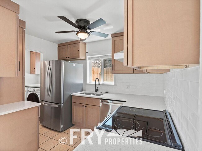 Building Photo - Updated Home near Downtown Denver