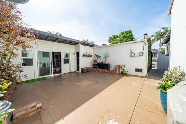 Building Photo - 3605 Dove Ct