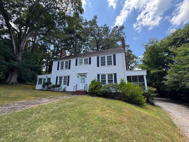 Primary Photo - 11 Shorter Cir SW