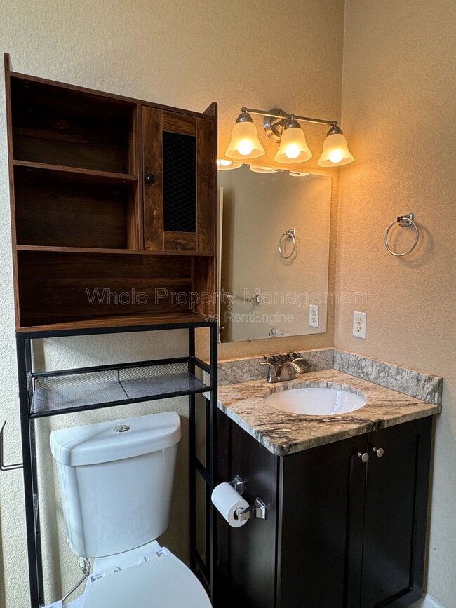 Building Photo - 2118 E 21st Ave