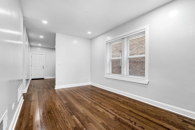 Building Photo - 1837 N Mason Ave