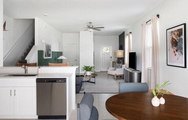 Building Photo - 2 MONTHS FREE!! APPLY NOW! 3BED 2.5BATH