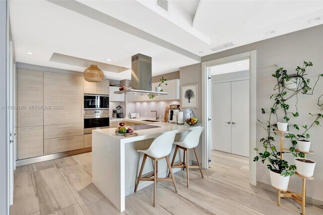 Building Photo - 17111 Biscayne Blvd