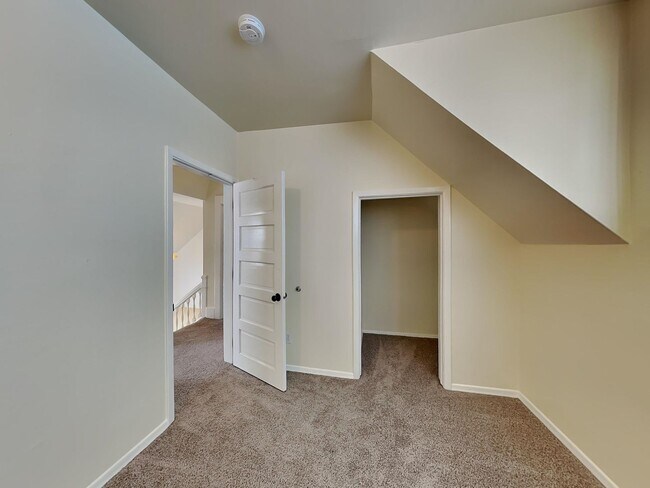 Building Photo - **Coming Soon** 5 Bedroom House Near Gonzaga