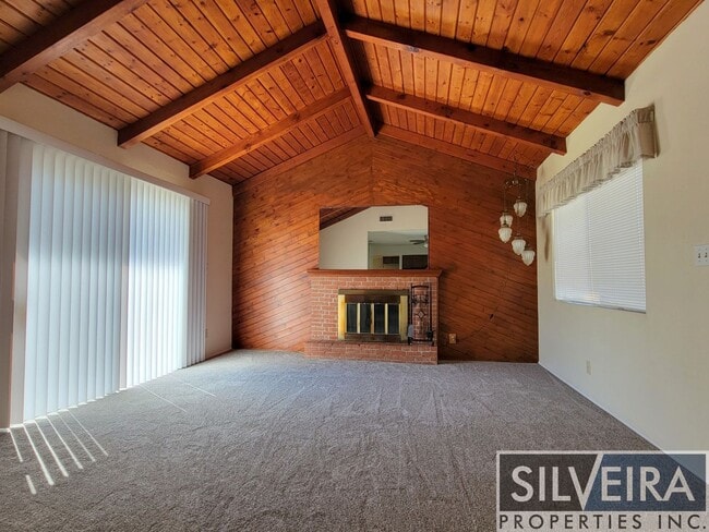 Building Photo - Charming 3 bed 2 bath home in Santa Maria