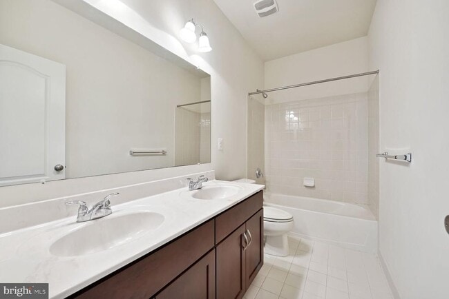 Building Photo - 42938 Courtland Chase Square