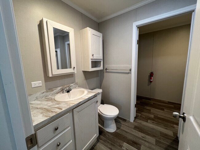 Building Photo - 131 Elm