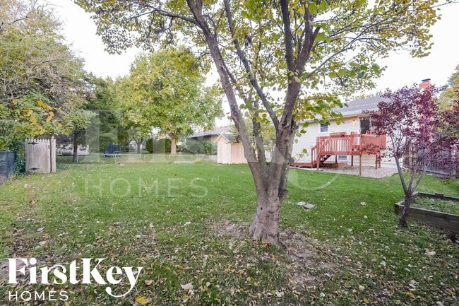 Building Photo - 909 NE 81st St