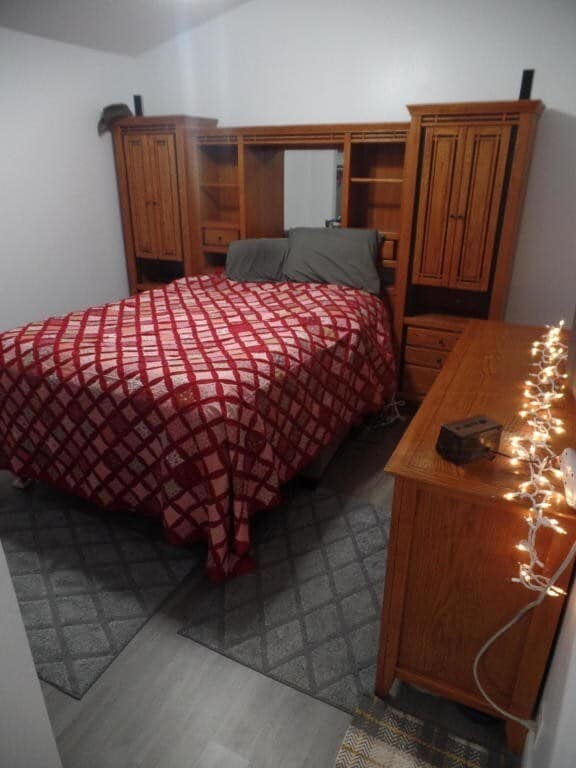 Building Photo - ** Move-In Discount** 3 bed - 2 bath Single Story Pet Friendly - Heart of Cedar City!