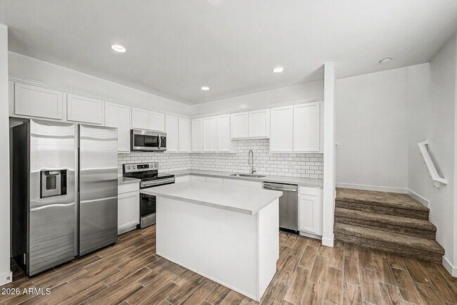 Building Photo - 5516 S Dillon Cir