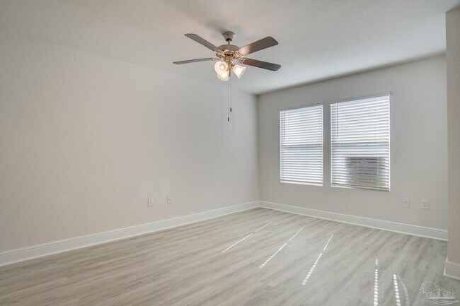 Building Photo - 8686 Meadow Flower Ln