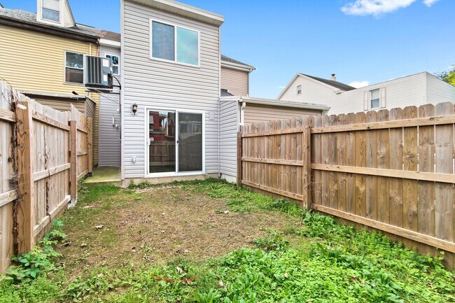 Building Photo - Modern 3BR/2BA Home in Columbia Borough School District w/ Fenced Yard & Central Air!