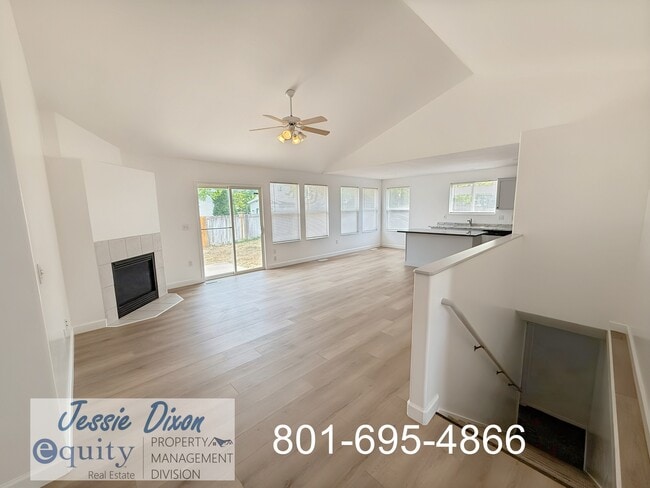 Building Photo - 108 W Oaks Dr
