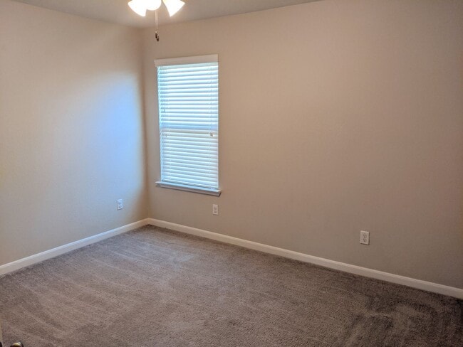 Building Photo - Available August 2026! Beautiful Home in Bryan!