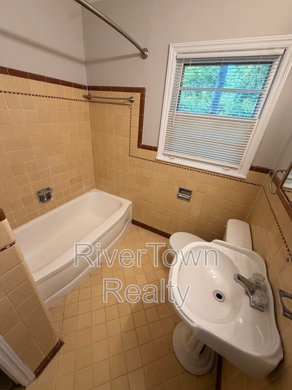 Building Photo - 4573 Boyce Rd