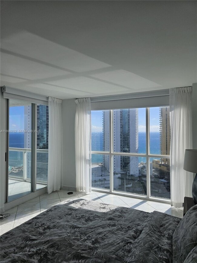 Building Photo - 16400 Collins Ave