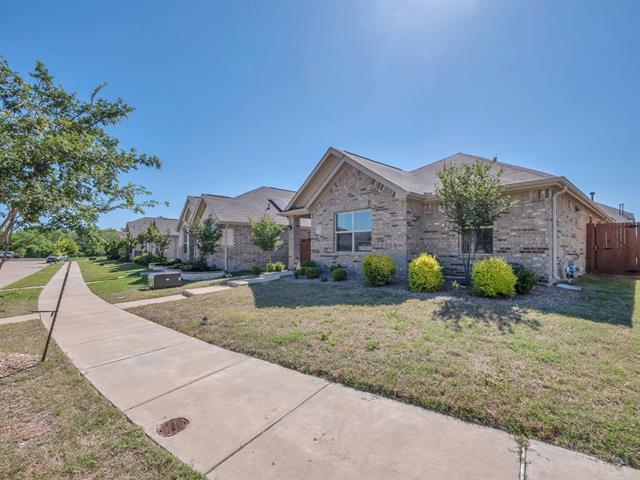 Building Photo - 2913 Meadowlands Dr