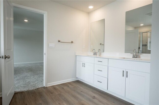 Building Photo - 13 Westerly Sta