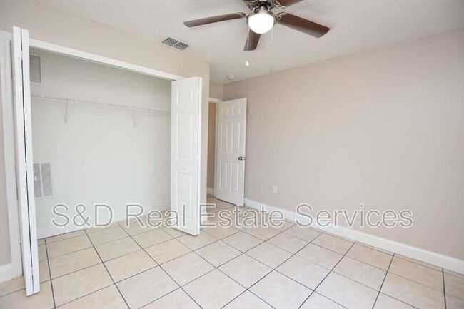 Building Photo - 1723 Pilchard Dr