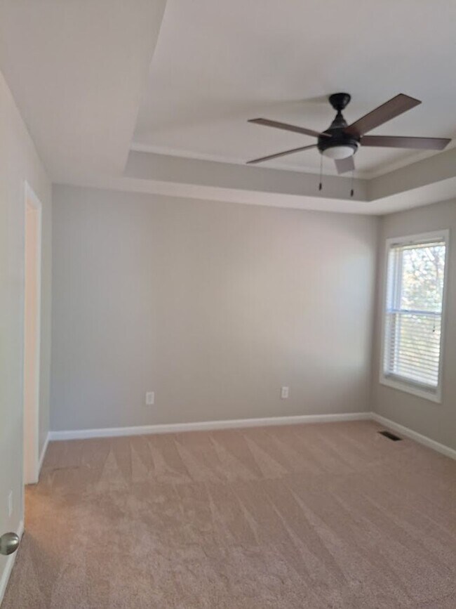 Building Photo - Fantastic Three Bedroom Home in Lexington!