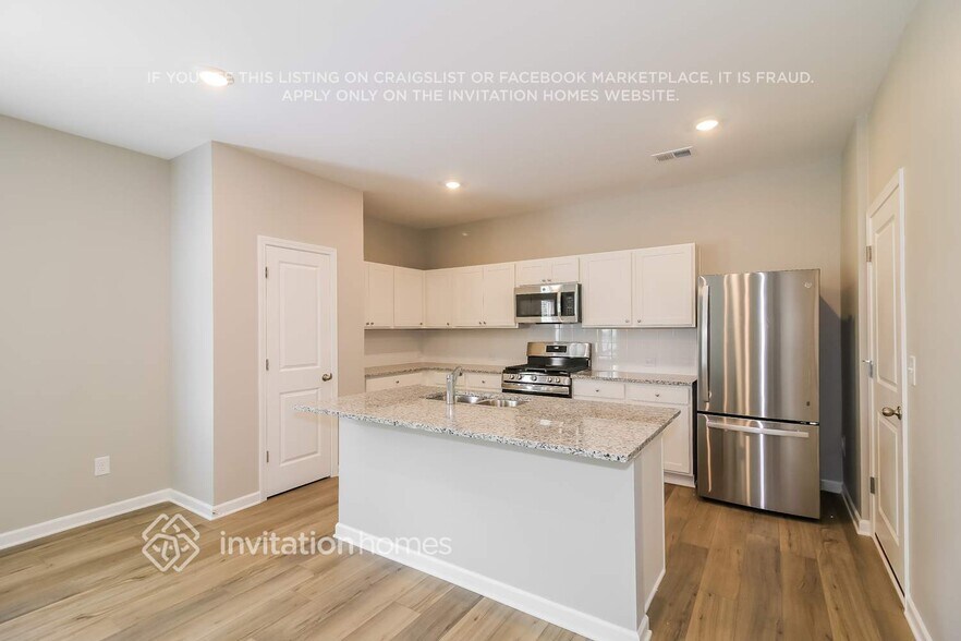 Building Photo - 2080 Boxwood Cir