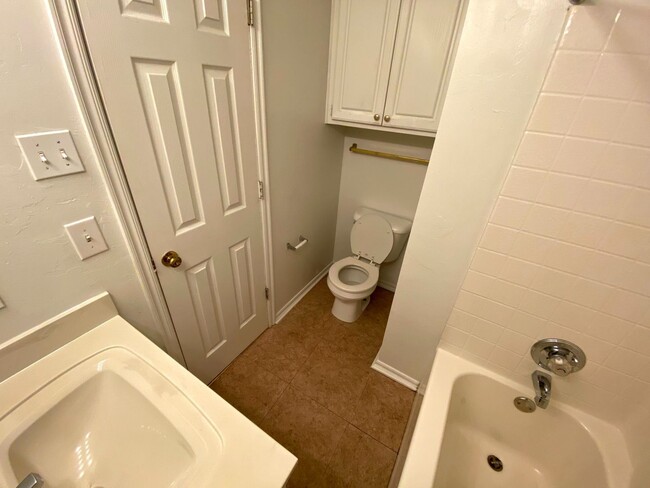 Building Photo - 3 br, 2 bath House - 3908 Western Heights Ave