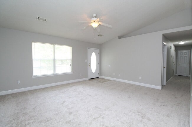 Building Photo - 3-Bed, 2-Bath Brick Home with Vaulted Ceilings and 1-Car Garage – Conveniently Located Near Whiti...