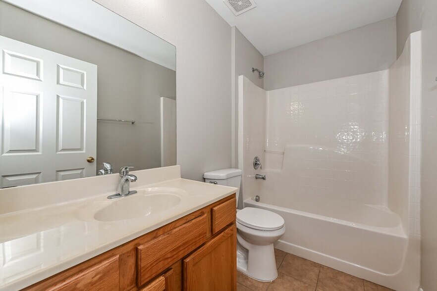 Building Photo - 9341 Thunderbolt Dr