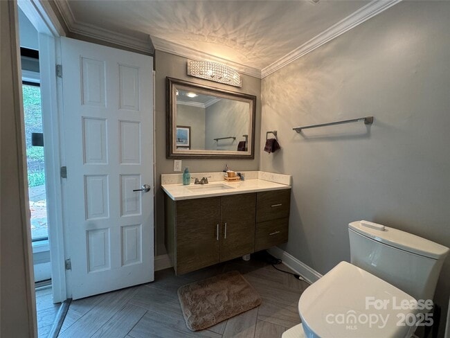 Building Photo - 210 Hargett Ct