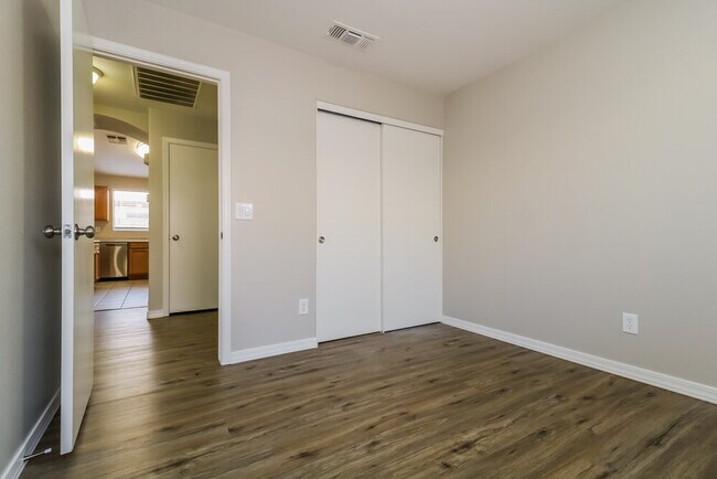 Building Photo - 13354 W Saguaro Ln