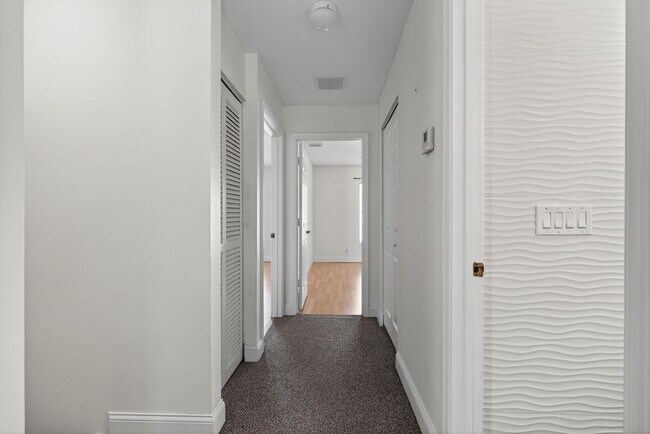 Building Photo - 7004 Galleon Cove Cir