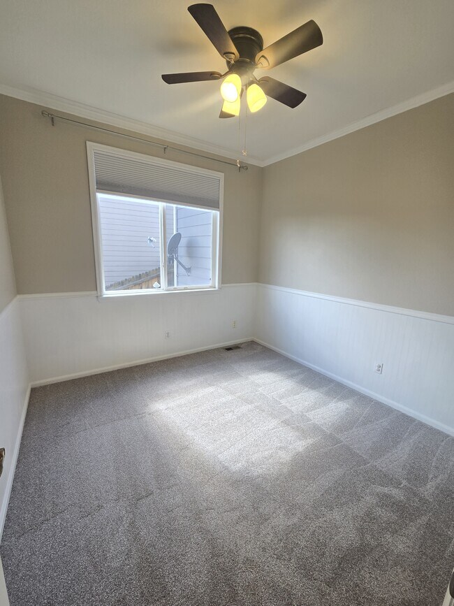 Building Photo - 12237 St Annes Rd