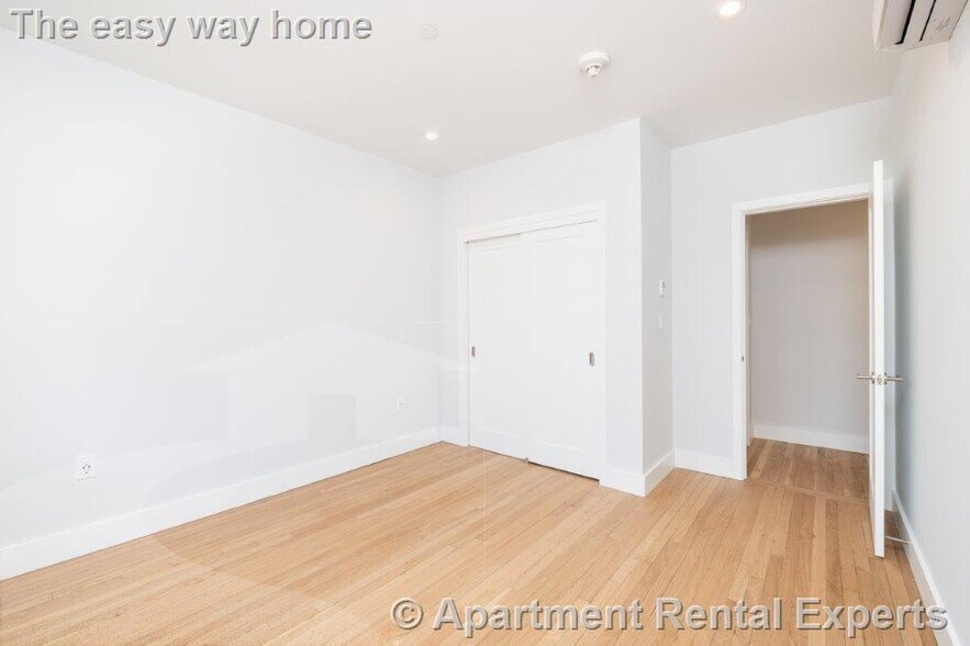 Building Photo - 19 Forest St