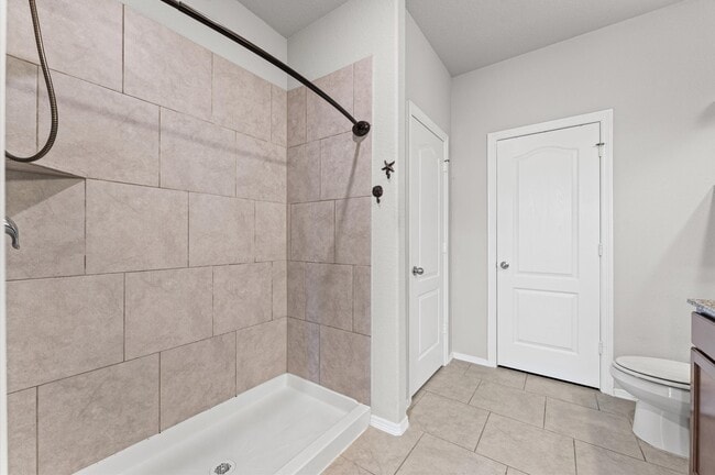 Building Photo - 40219 S Hill Pass