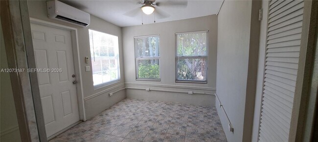 Building Photo - 1644 NE 33rd St