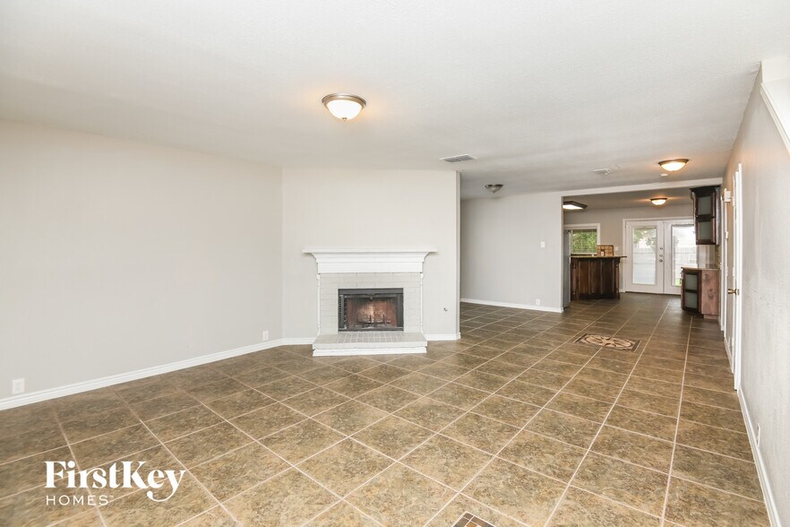 Building Photo - 7018 Glenshire Dr