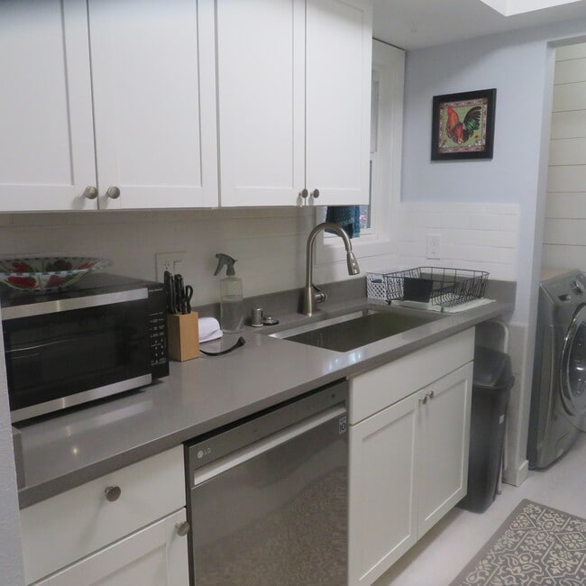 Building Photo - 7270 Huntsmen Cir