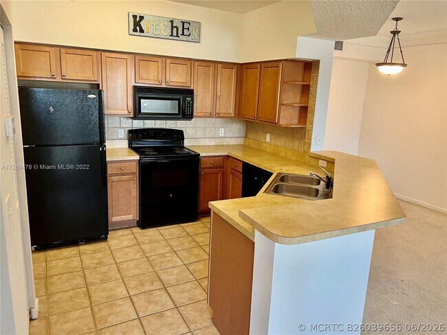 Building Photo - 9887 Baywinds Blvd