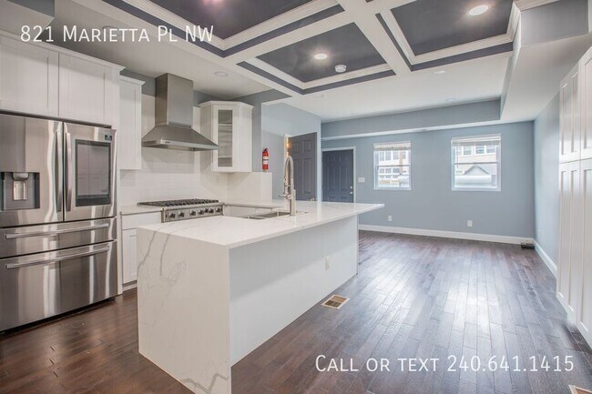 Building Photo - 821 Marietta Pl NW