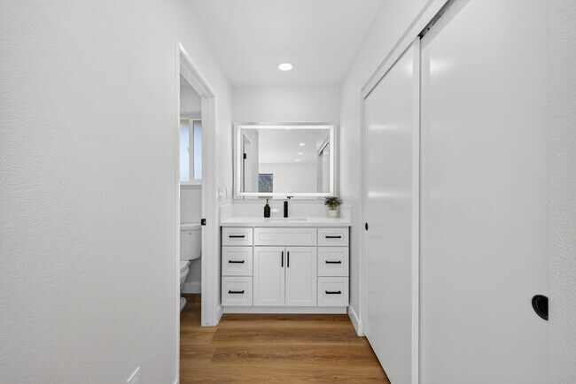 Building Photo - 13324 San Martin Pl