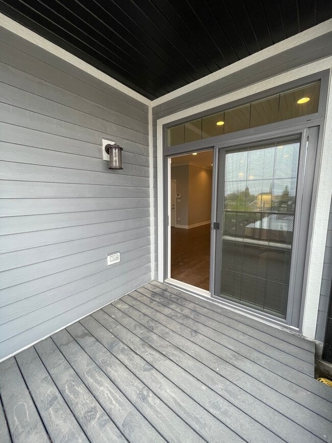 Building Photo - 2036 W 18th St