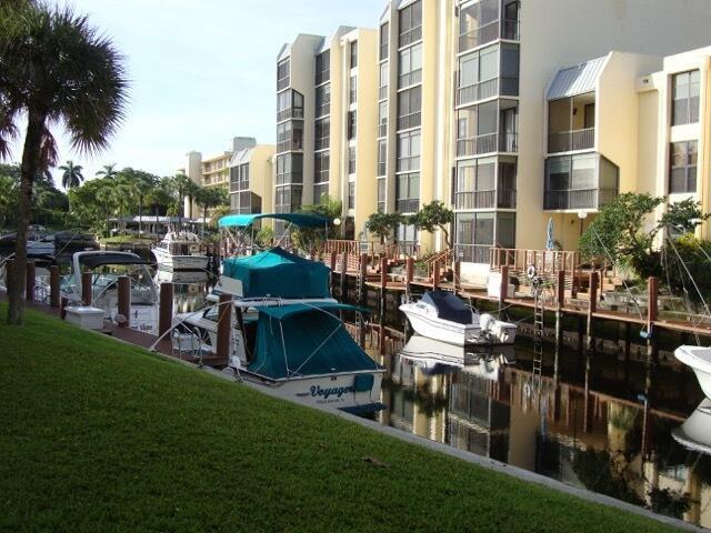 Building Photo - 21 Royal Palm Way